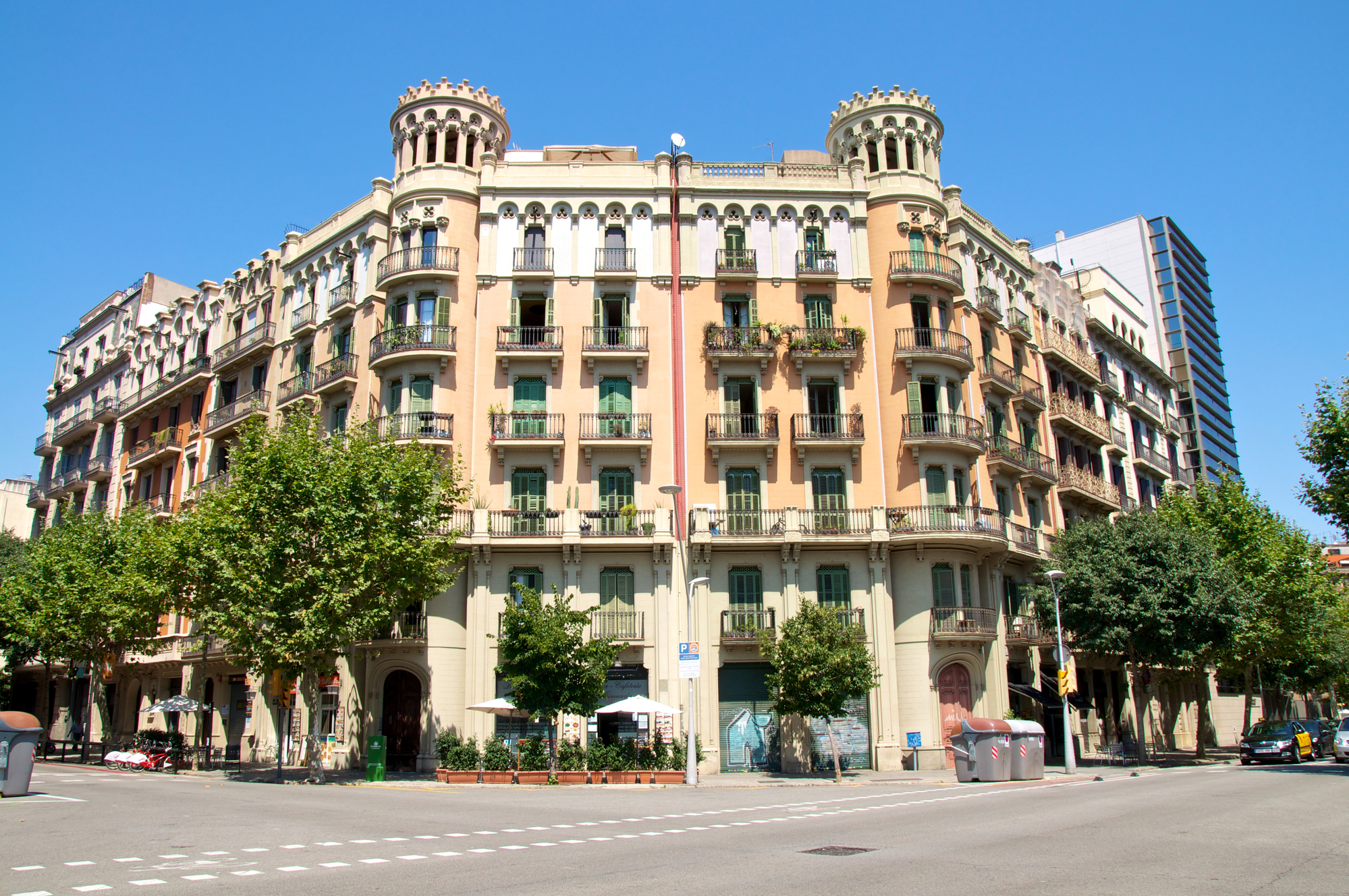 Edificio en Zona Alta de Barcelona